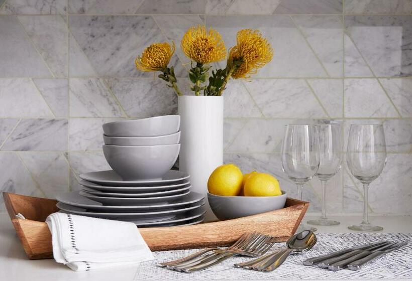 Standaard Studio, Sentral East Austin At 1630 E Sixth