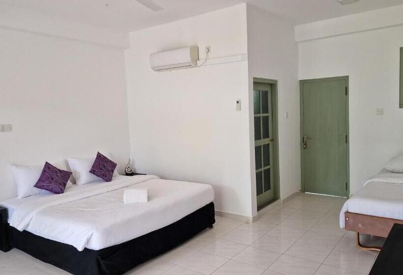 Трехместный Номер Deluxe, Chill Hill Hikkaduwa