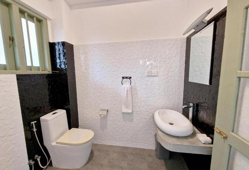 Номер Deluxe Кровать Кинг, Chill Hill Hikkaduwa