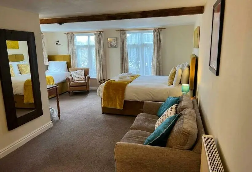 Perhehuone, The Coppleridge Inn