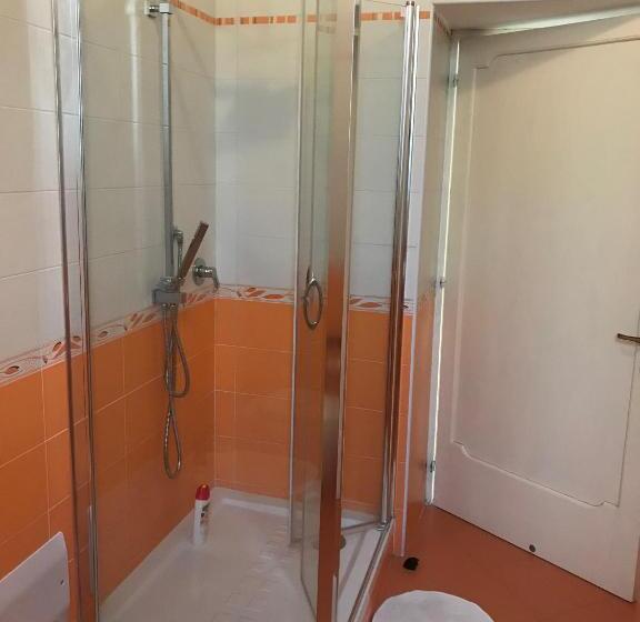 Pokój Czteroosobowy Standard, B&b Pozzo Dei Desideri