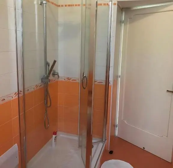 Standard Neljän Hengen Huone, B&b Pozzo Dei Desideri
