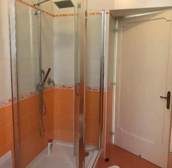 Standard Neljän Hengen Huone, B&b Pozzo Dei Desideri