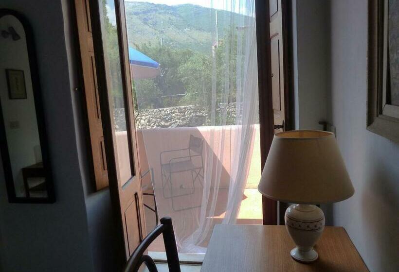 غرفة قياسية مزوَّدة بشُرفة, Casa Puccini B&b Maratea