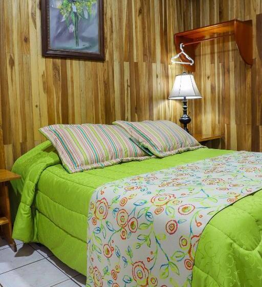 キャビン, Los Pinos Cabins & Reserve