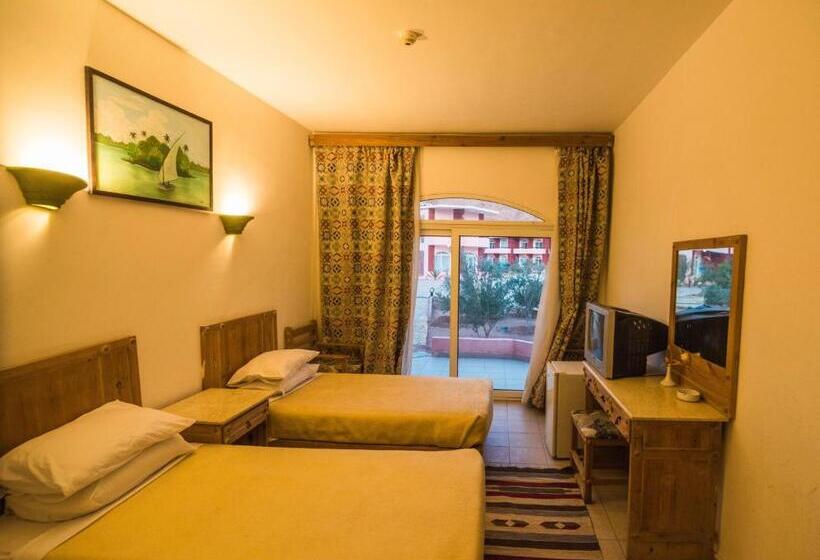 اتاق استاندارد سه تخته با بالکن, Morgenland Holly Village