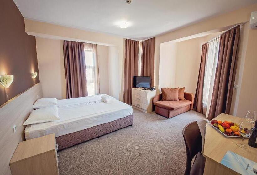 デラックストリプルルーム, Santa Maria