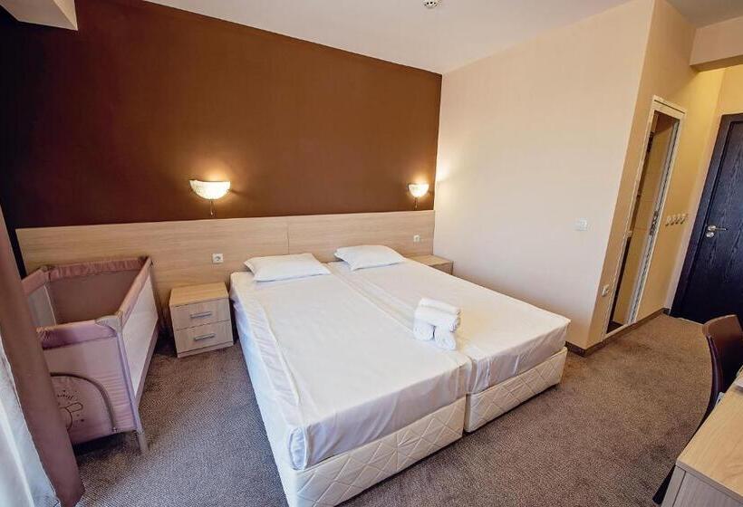 スタンダードトリプルルーム, Santa Maria