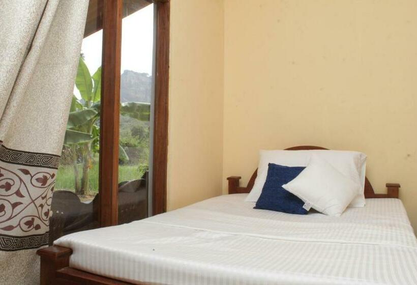 Habitació Triple Basic, Sigiri Close Up View Guest