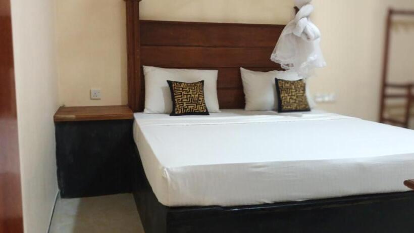 Deluxe Rum, Sigiri Close Up View Guest