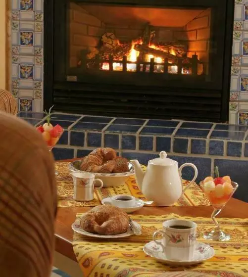 キングサイズベッドのスイートルーム, L Auberge Provencale Inn & Restaurant