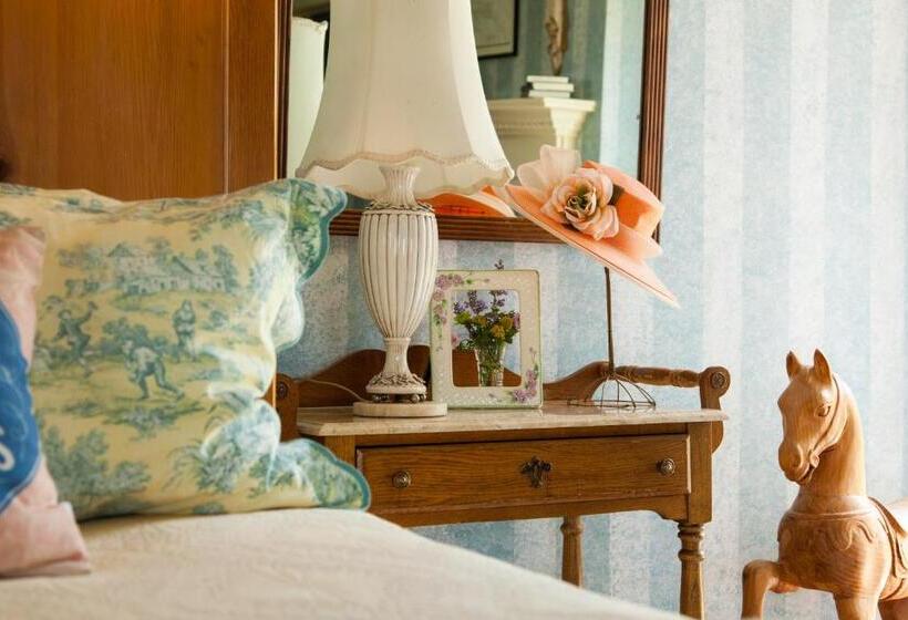 クイーンサイズベッドのスタンダードルーム, L Auberge Provencale Inn & Restaurant