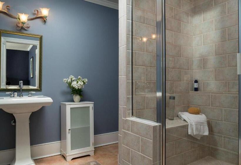 キングサイズベッドのスイートルーム, L Auberge Provencale Inn & Restaurant