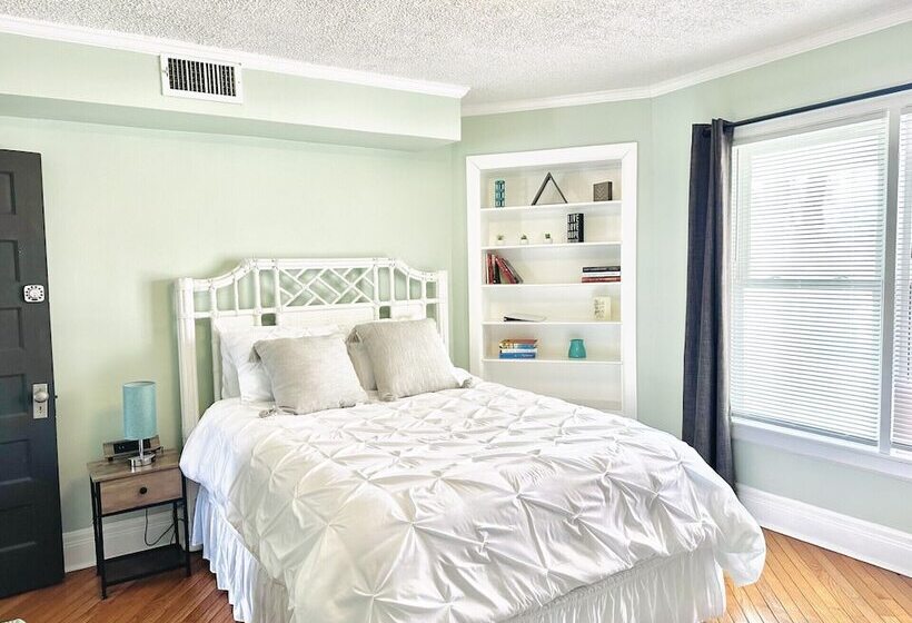 סוויטה, Speedway Legacy Inn