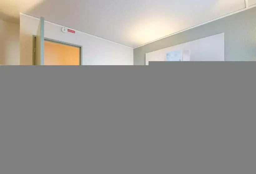 身障者適用スタンダードルーム, B&b Hotel Calais Coquelles Tunnel Sous La Manche