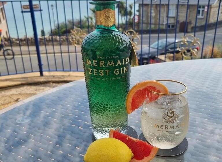 패밀리 룸 측면 바다 전망, Channel View