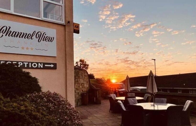 디럭스 룸, Channel View