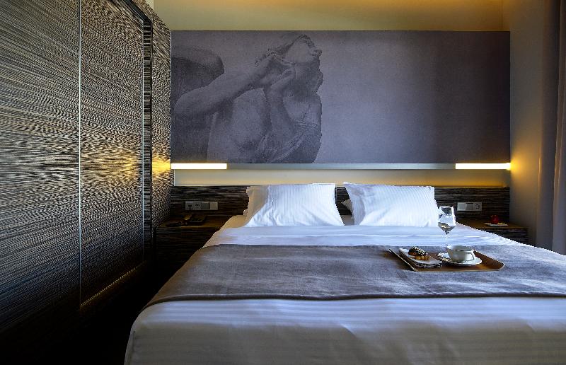 غرفة قياسية إطلالة جانبية علي البحر, Nema Design Hotel & Spa   Adults Only