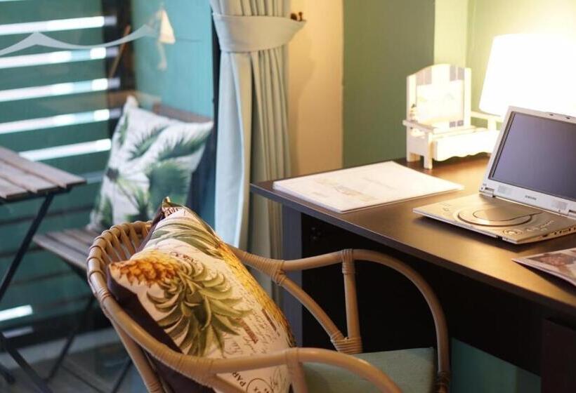 Standard-huone Parveke, Pace Residence Pattaya