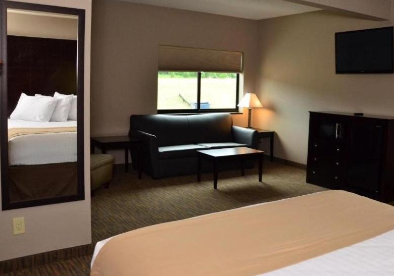 Семейный Номер, Qube Hotel   Polk City