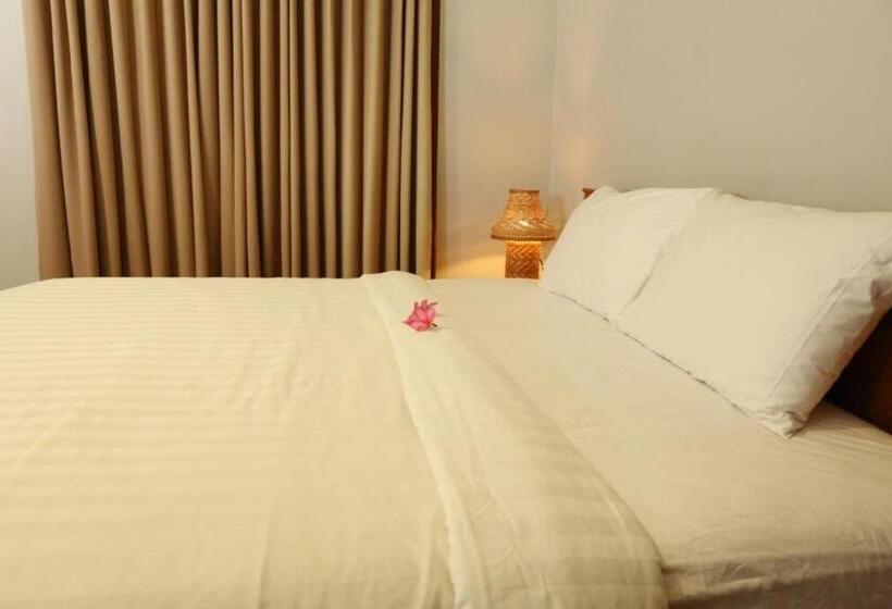 Cameră Standard cu Vedere la Piscină, Senggigi Cottages Lombok