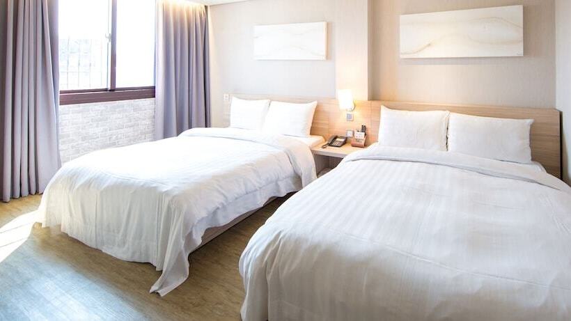 اتاق سوپریور چهار تخته, Smile 73