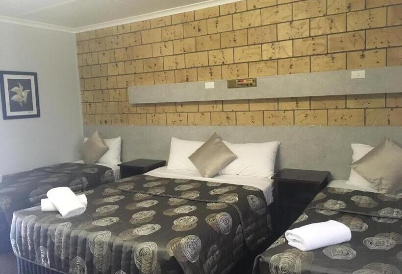 اتاق خانوادگی, True Blue Motor Inn