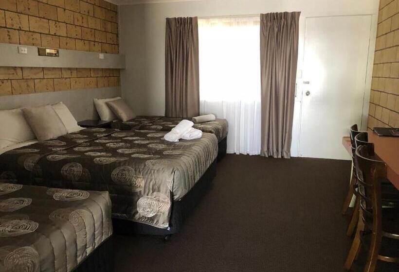 اتاق خانوادگی, True Blue Motor Inn