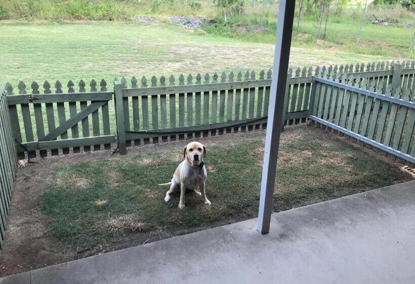 اتاق استاندارد با چشمانداز کوهستان, True Blue Motor Inn