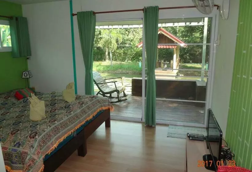 بانگلوی استاندارد, At Home Sukhothai
