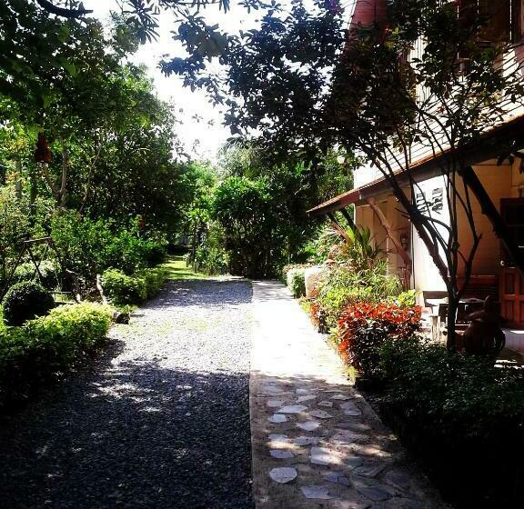 Номер Стандарт Вид на Сад, At Home Sukhothai