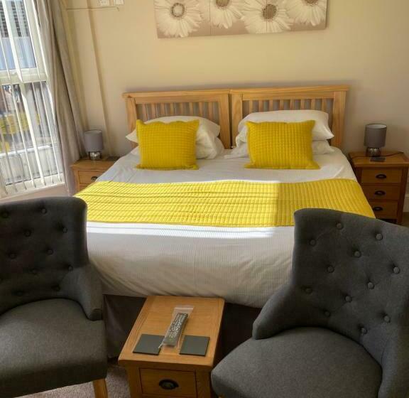 اتاق استاندارد, The Courtyard Guest House