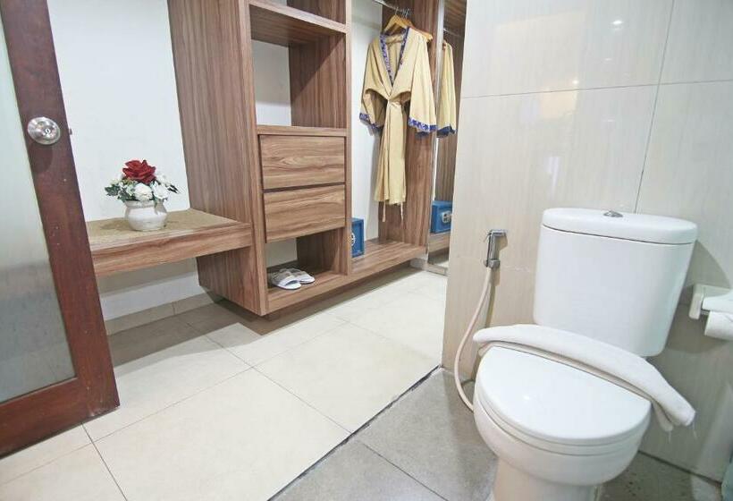 סטודיו משפחתי, The Legian Sunset Residence