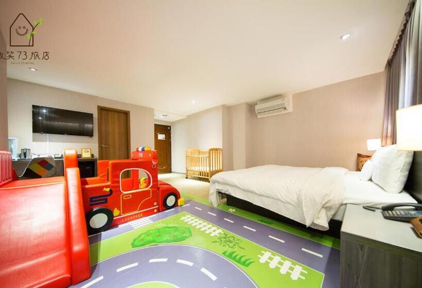 اتاق خانوادگی, Smile 73