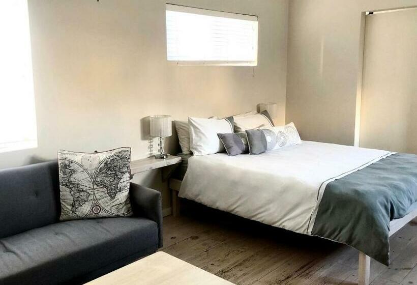 شقة غرفة واحدة, @ Rosie S