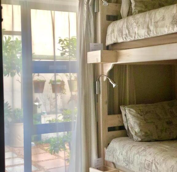 غرفة إقتصادية, @ Rosie S