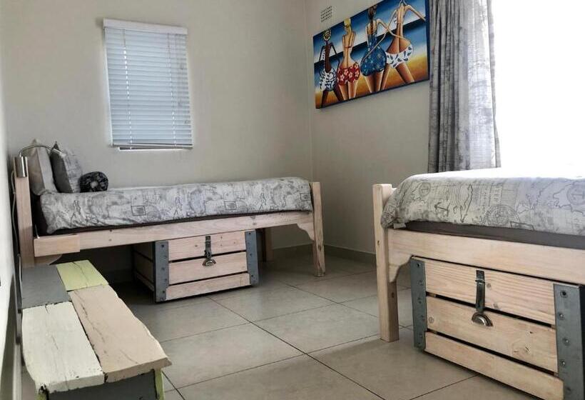 غرفة إقتصادية حمام مشترك, @ Rosie S