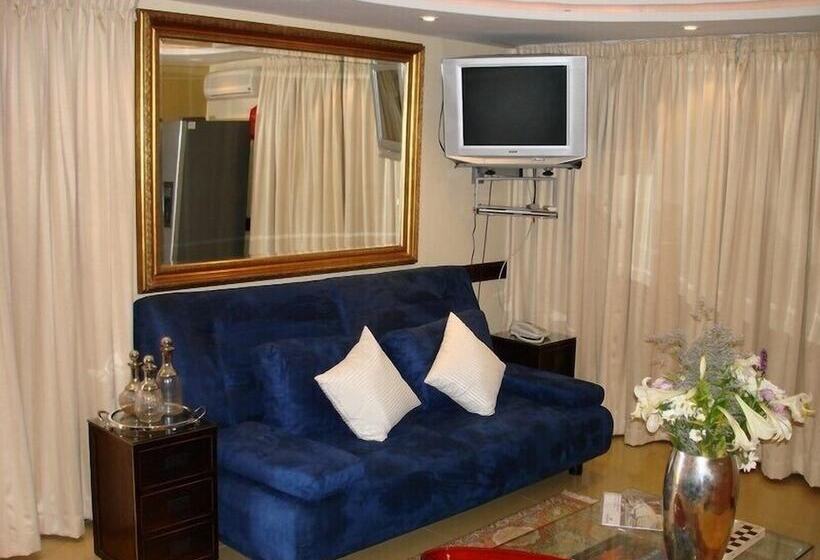 غرفة قياسية, Kosmos Manor