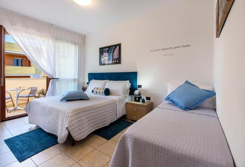 חדר סטנדרט לשלושה, Sun&sardinia