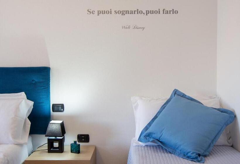 חדר סטנדרט לשלושה, Sun&sardinia