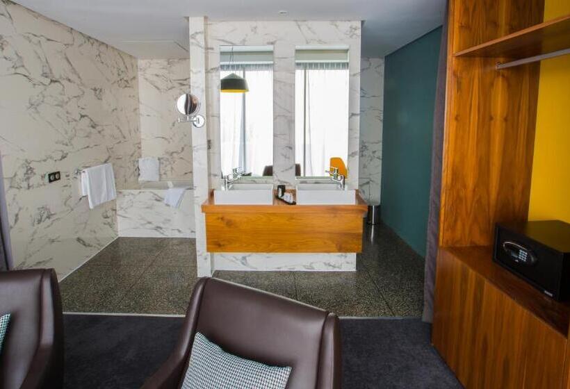 سوییت پرستیژ, Boutique Hotel Gauthier Restaurant Terrasse