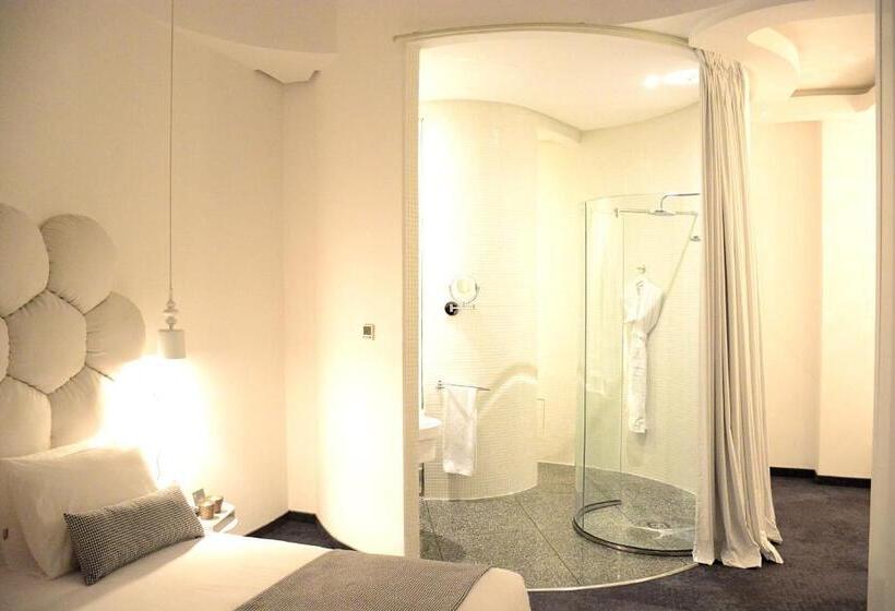 سوییت, Boutique Hotel Gauthier Restaurant Terrasse