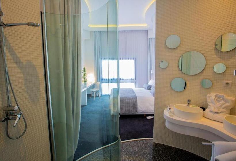 سوییت, Boutique Hotel Gauthier Restaurant Terrasse