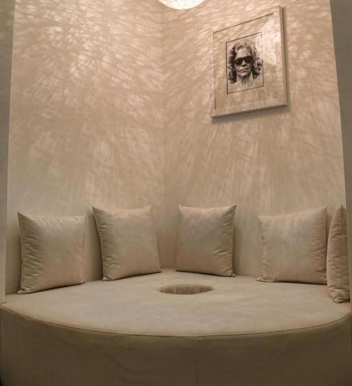 سوییت, Boutique Hotel Gauthier Restaurant Terrasse