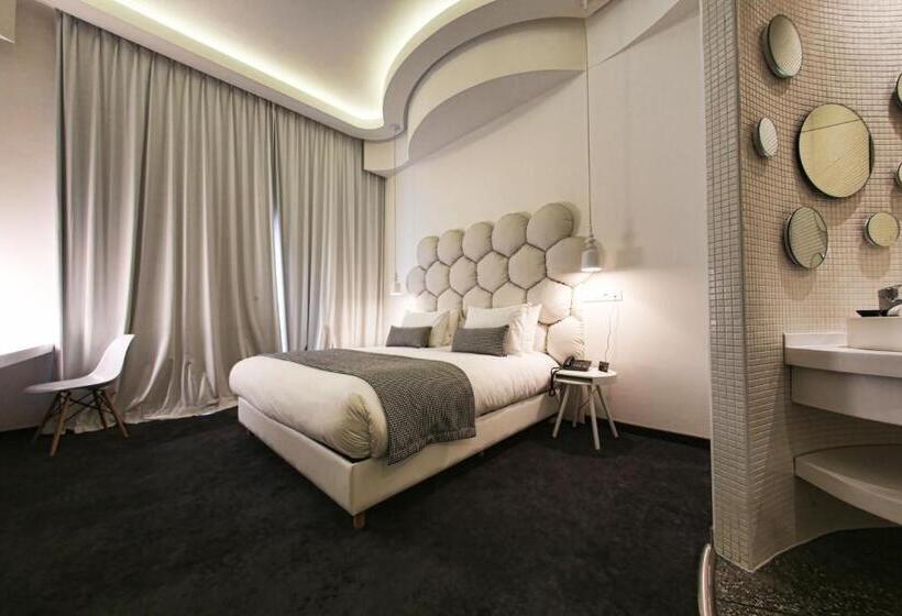 سوییت, Boutique Hotel Gauthier Restaurant Terrasse