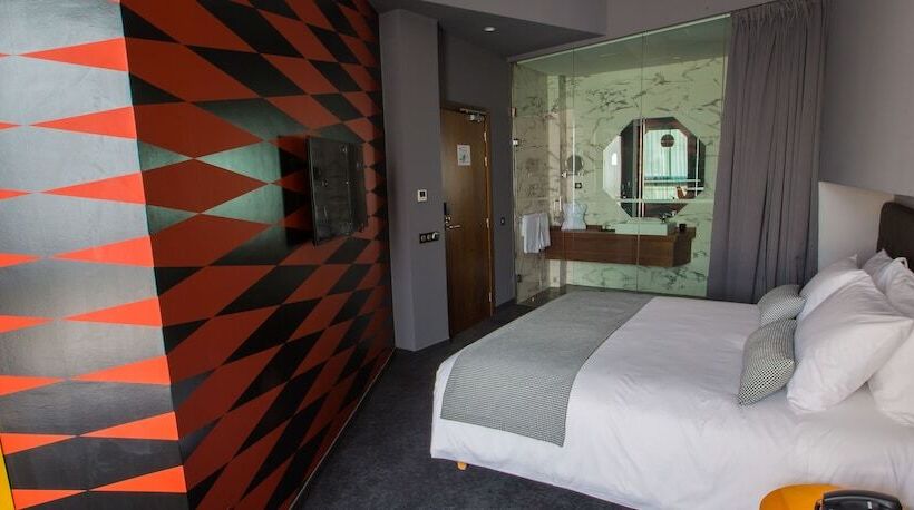 سوییت جونیور, Boutique Hotel Gauthier Restaurant Terrasse