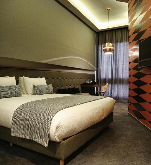 سوییت جونیور, Boutique Hotel Gauthier Restaurant Terrasse