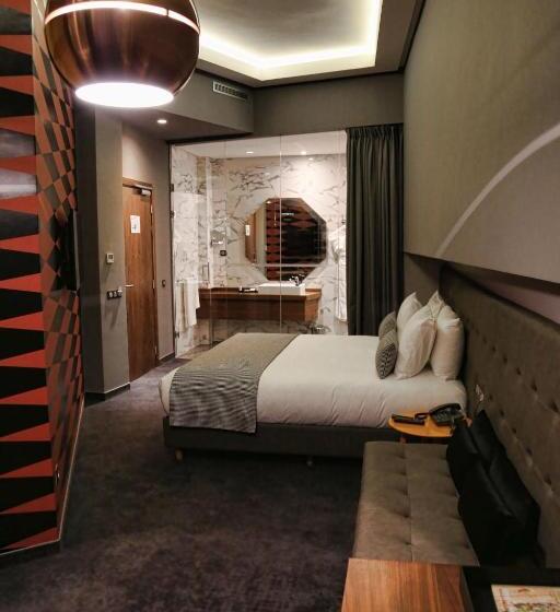 سوییت جونیور, Boutique Hotel Gauthier Restaurant Terrasse