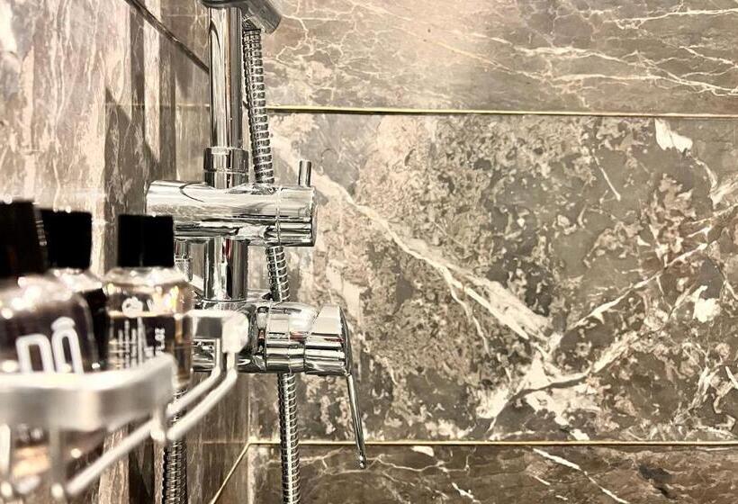 اتاق لوکس, Boutique Hotel Gauthier Restaurant Terrasse