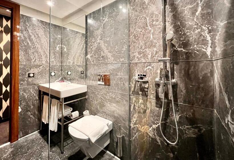 اتاق لوکس, Boutique Hotel Gauthier Restaurant Terrasse